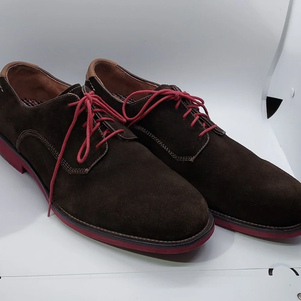 Men's Brown Suede Derby Shoes with Red Accents